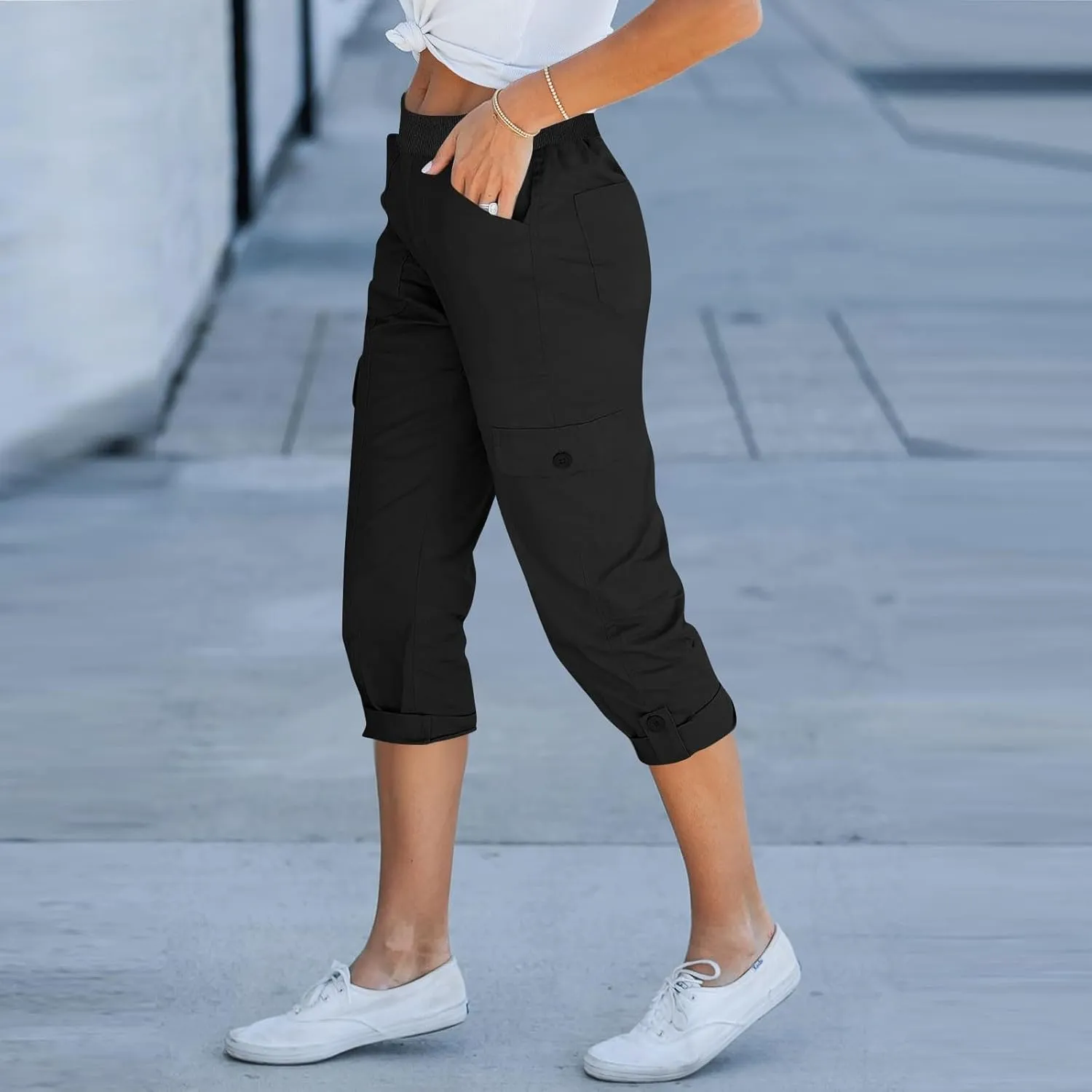 Womens Capri Cargo Pants Summer Fashion Stretch Waist Casual Pant Solid Color Comfortable Pants with Pockets 2025
